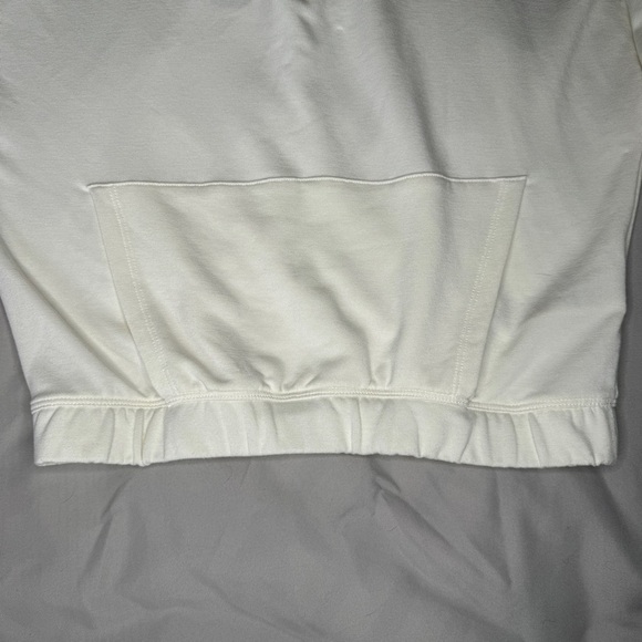 NWT White Gym Shark Pippa Training Pullover size XS - Picture 9 of 9